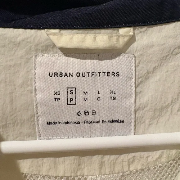 Urban Outfitters Windbreaker - Picture 2 of 3